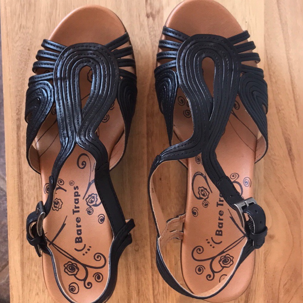 BareTrap Sandals